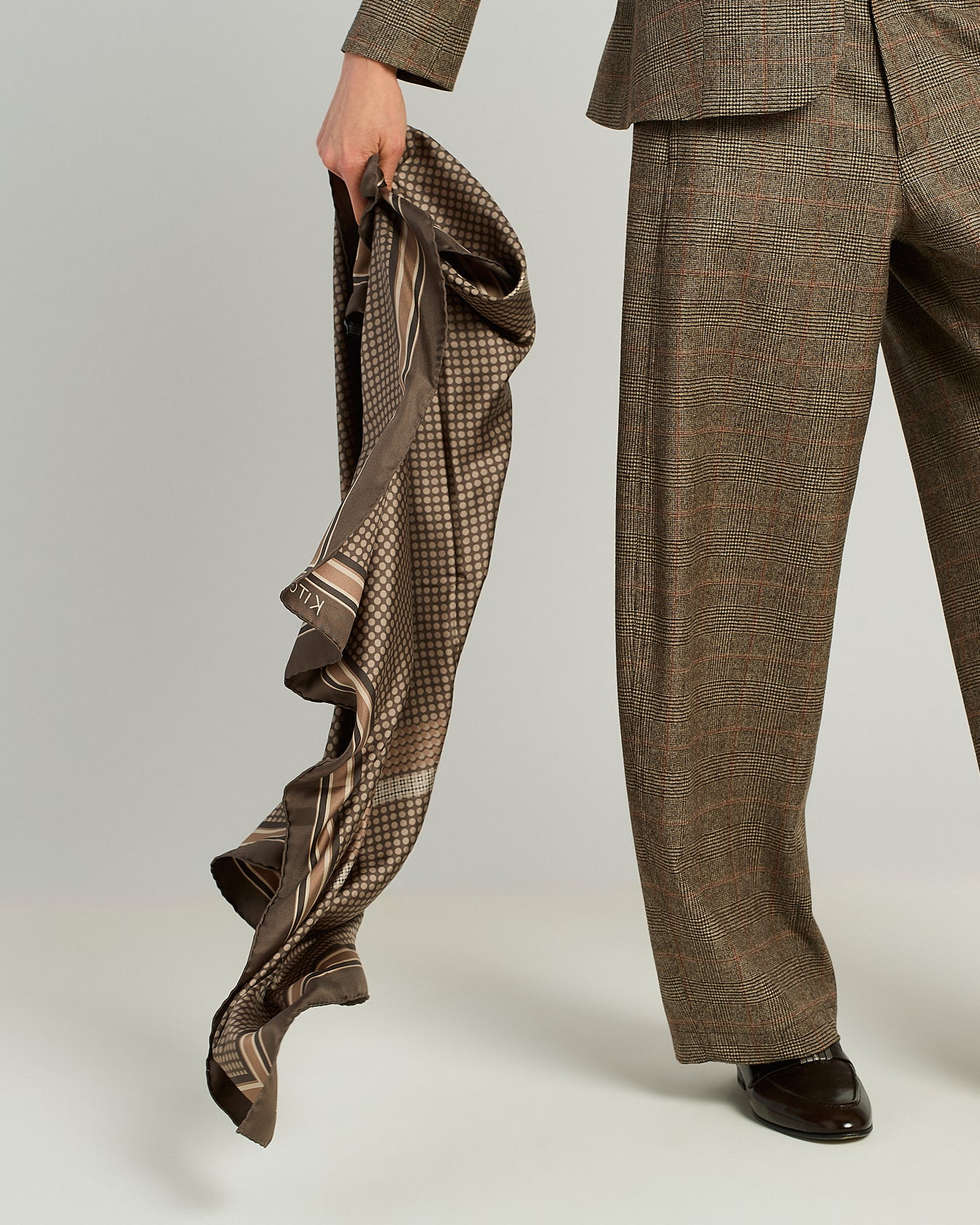 Kiton Brown Silk Scarf Seidentuch braun 90x90
