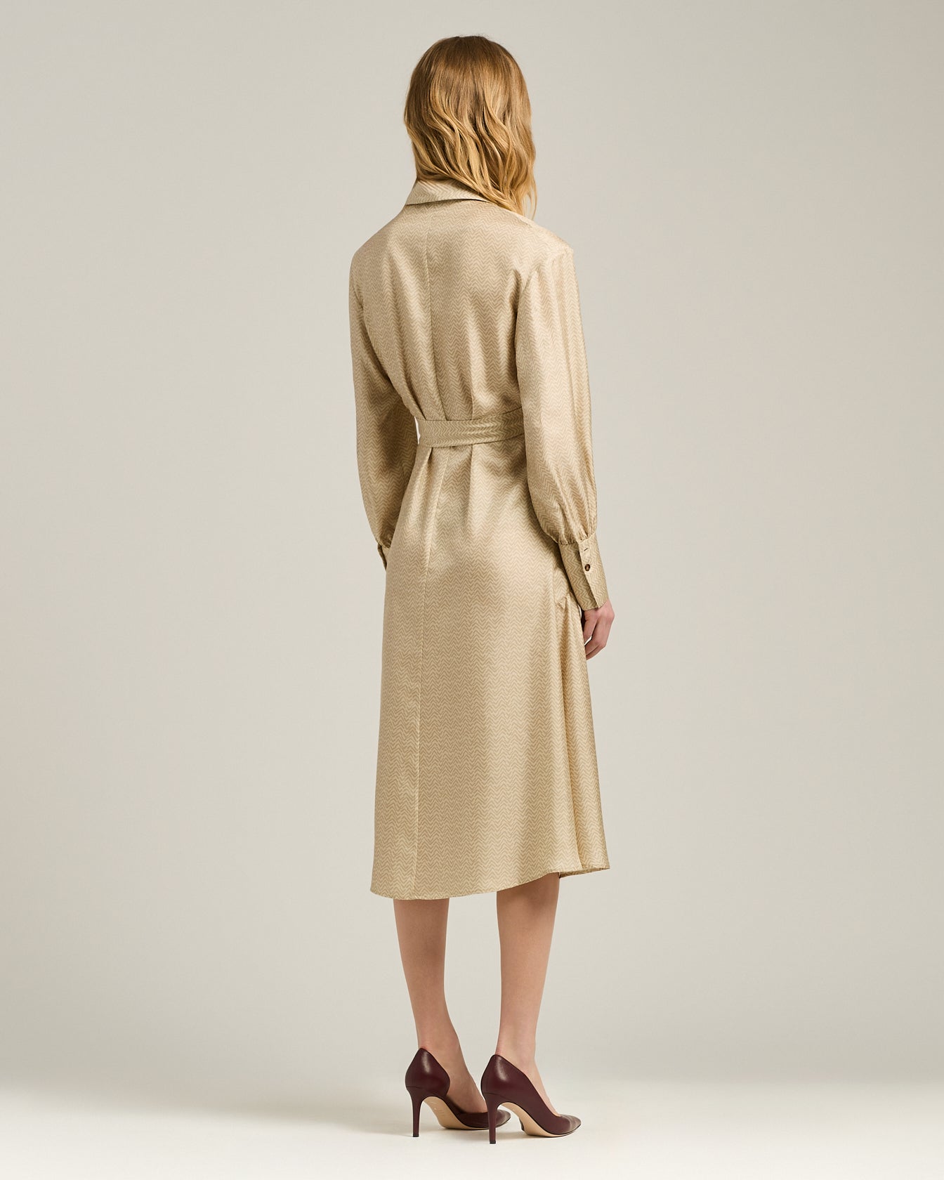 Kiton Dresses Seiden Hemdkleid beige knielang