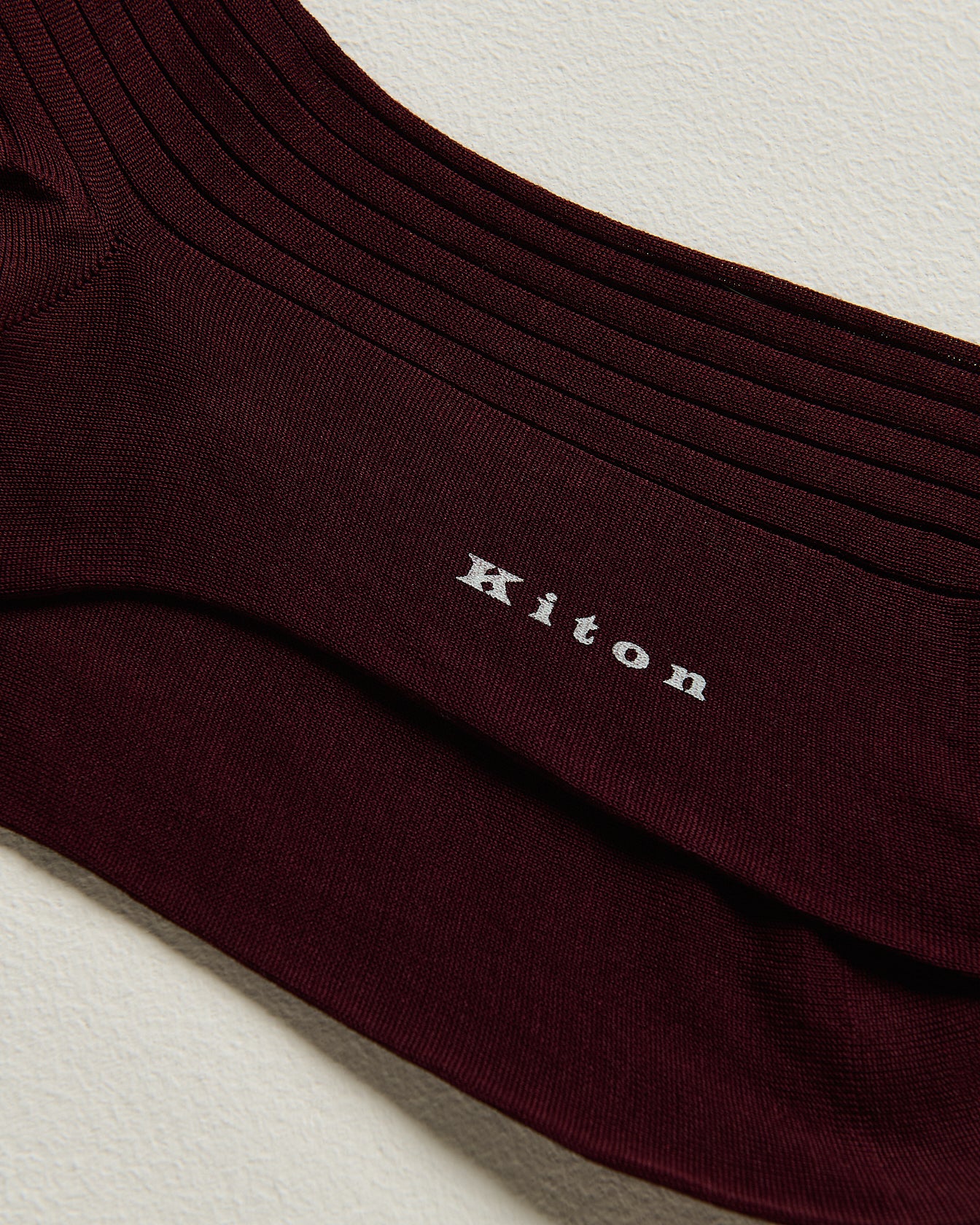 Kiton Baumwolle Socken lang gerippt bordeaux Herren