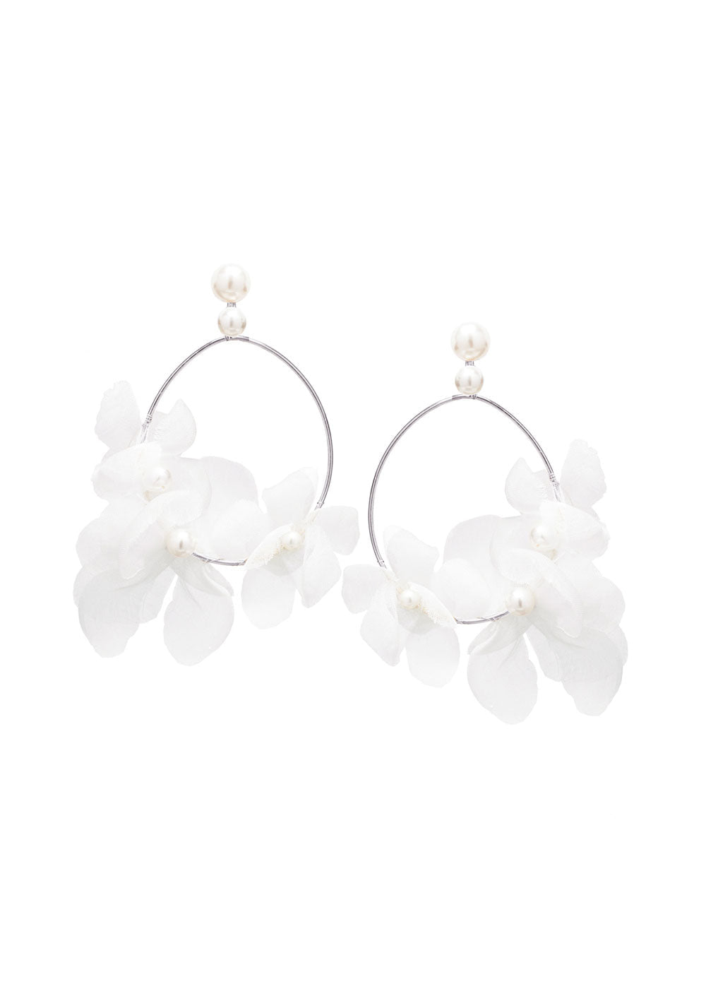 Elizabeth Bower Fabrique Ohrringe Rhodium Ivory Seidenblumen