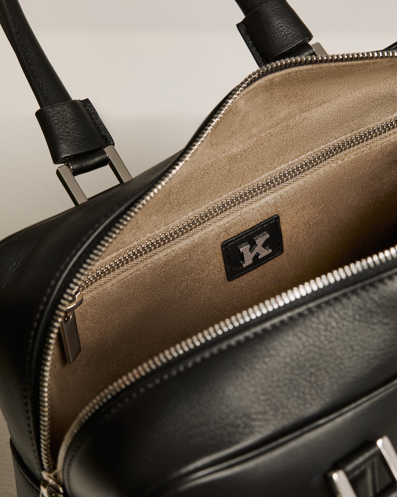 Kiton Kiss Satchel Schwarz Kalbsleder Henkel