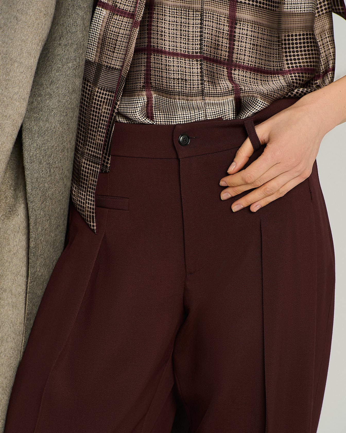 Kiton Bordeaux Tailored Wool Silk Hose bordeaux