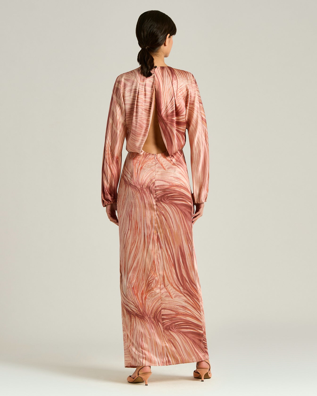 Kiton Dresses rosa Satinkleid Seide Rückenöffnung Gr. 40