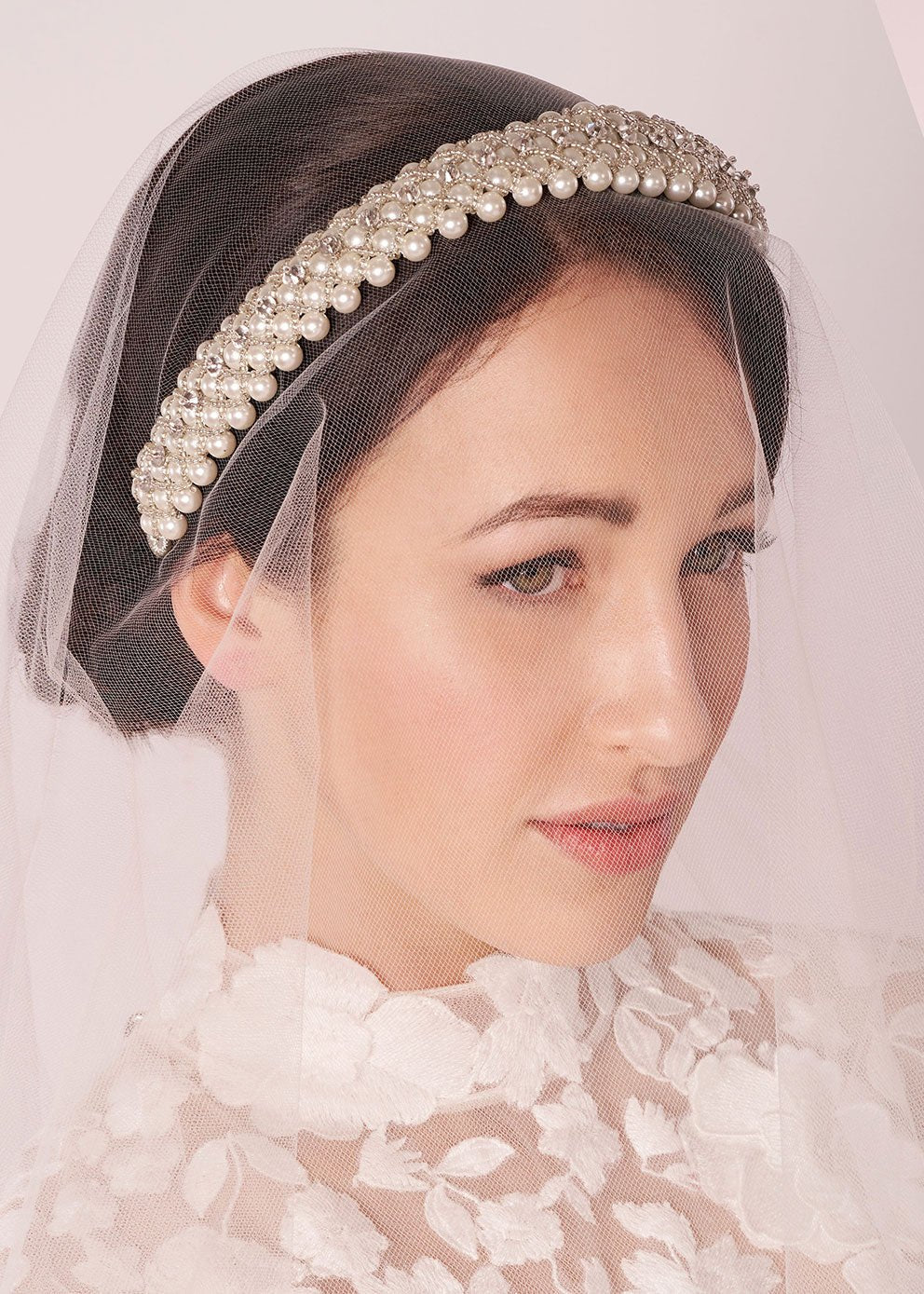 Elizabeth Bower Audrey Pearl Braut Haarband Perlen gewebt