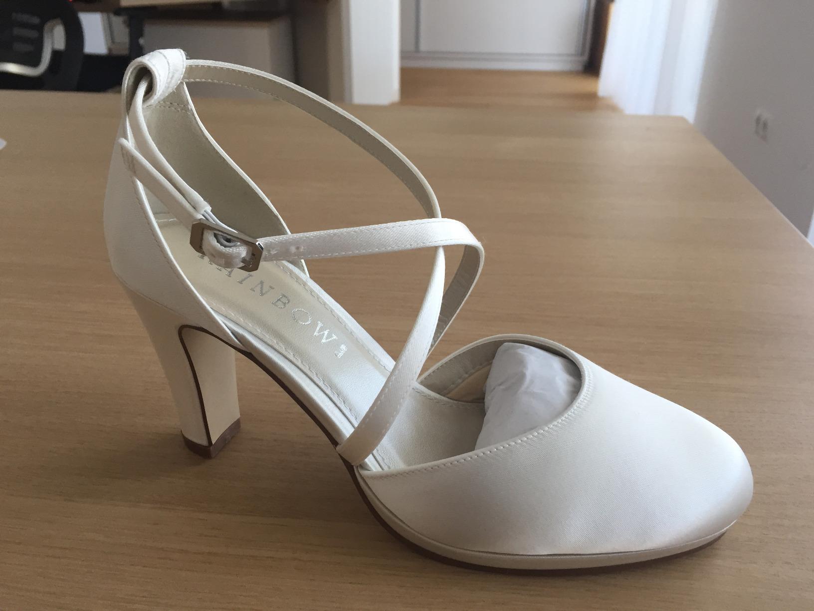 Rainbow Club Essentials Olaila Pumps Satin Ivory Blockabsatz
