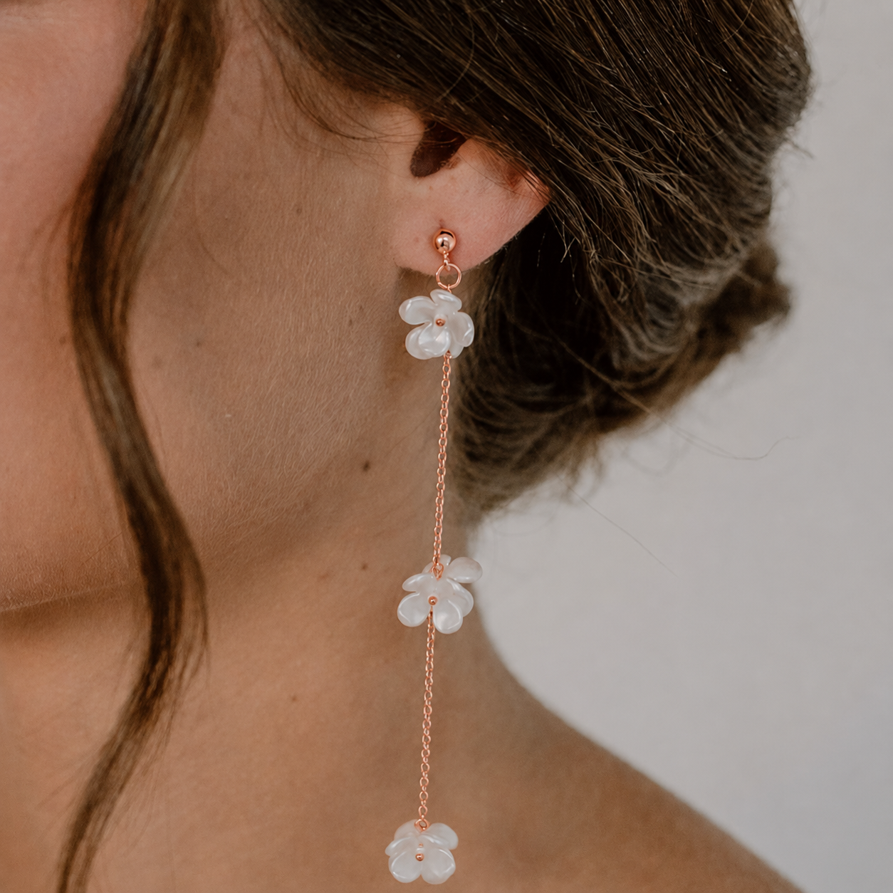 Perlenbräute Ohrringe Betty Blüten Hänger ivory Roségold
