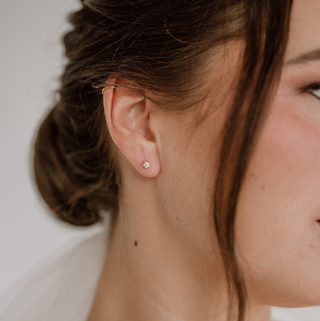 Perlenbräute Ohrringe Sanna Ohrstecker Gold Zirkonia 4 mm