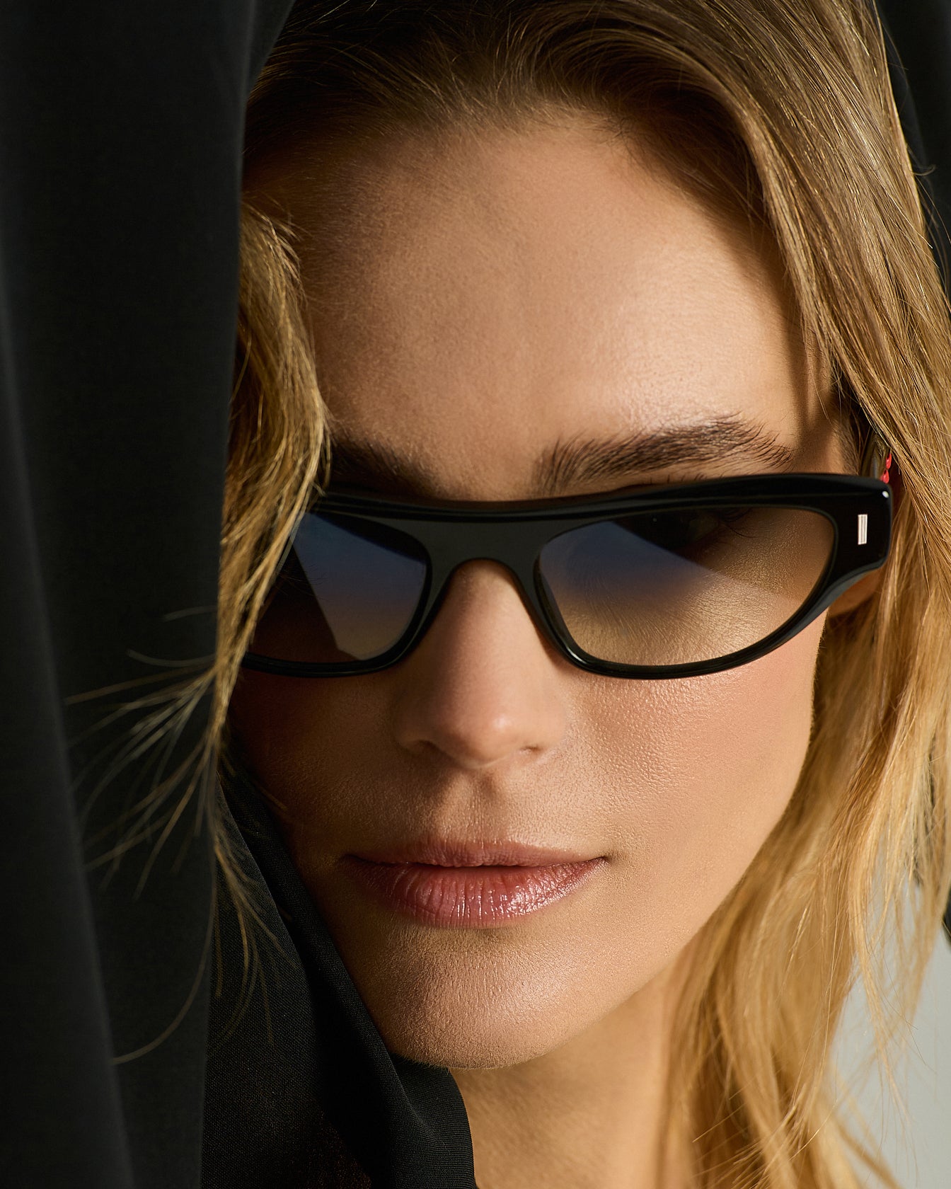 Kiton Sunglasses Cat-Eye Sonnenbrille Schwarz Grau Photochrom