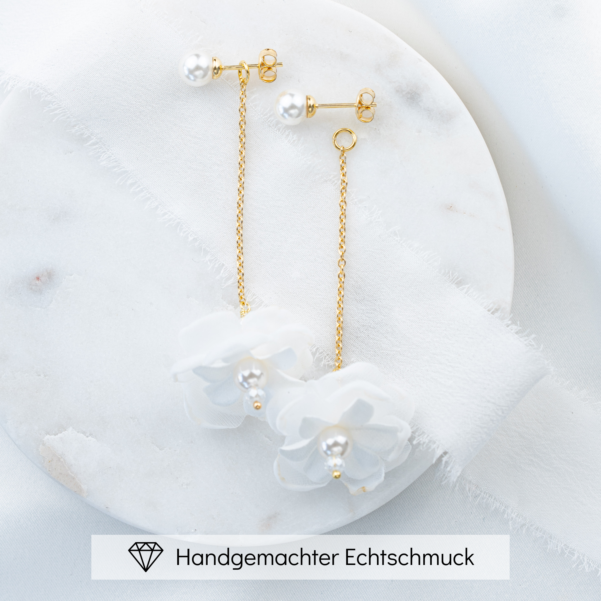 Perlenbräute Kelly Ohrringe Gold Stoffblüte 7 cm
