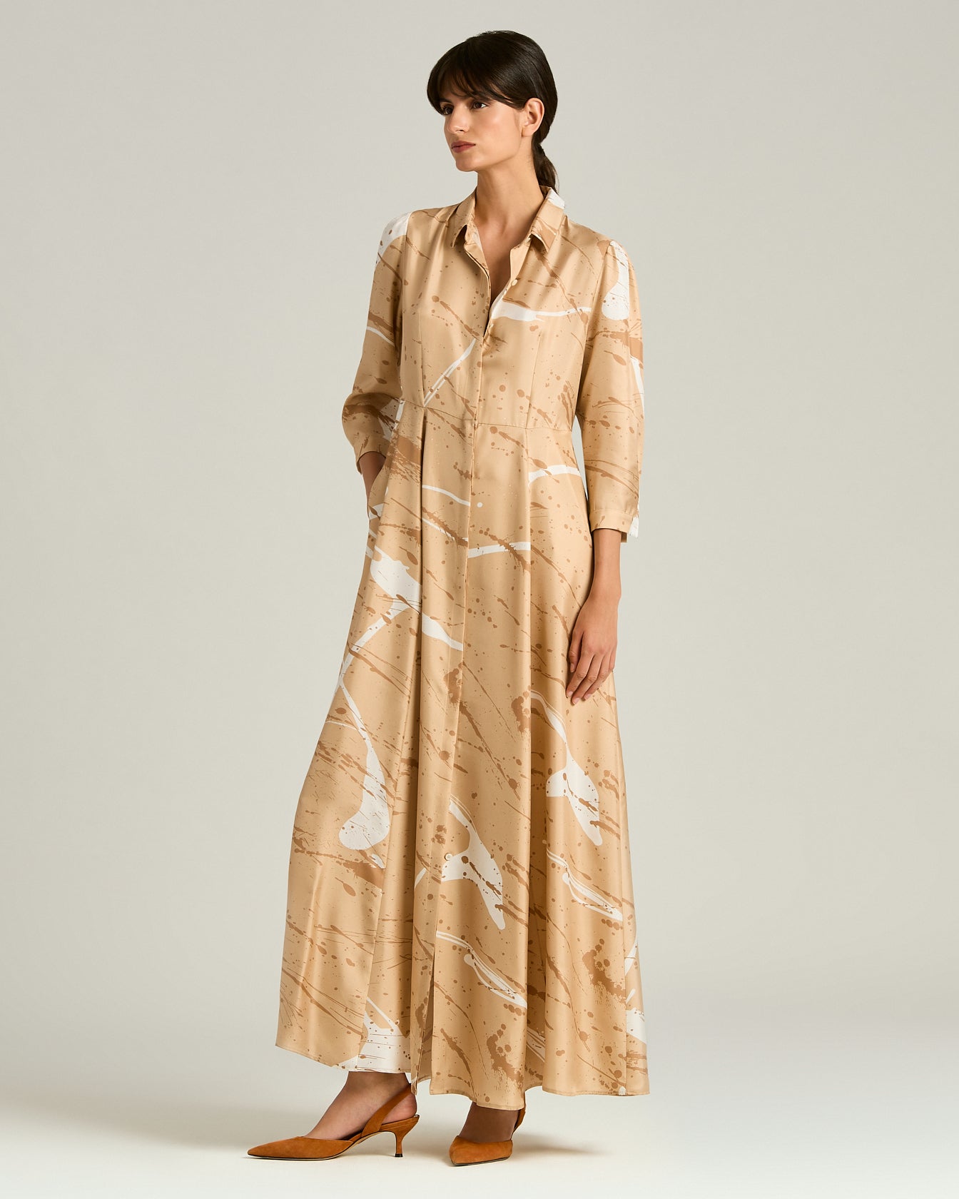 Kiton Dresses Seidenkleid camel lang Print Reine Seide