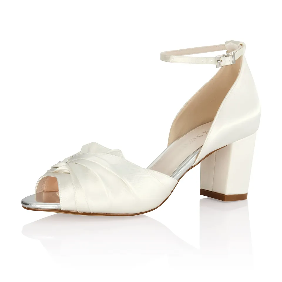 Rainbow Club Timeless Eliza Ivory Satin Brautsandalen 6,5 cm
