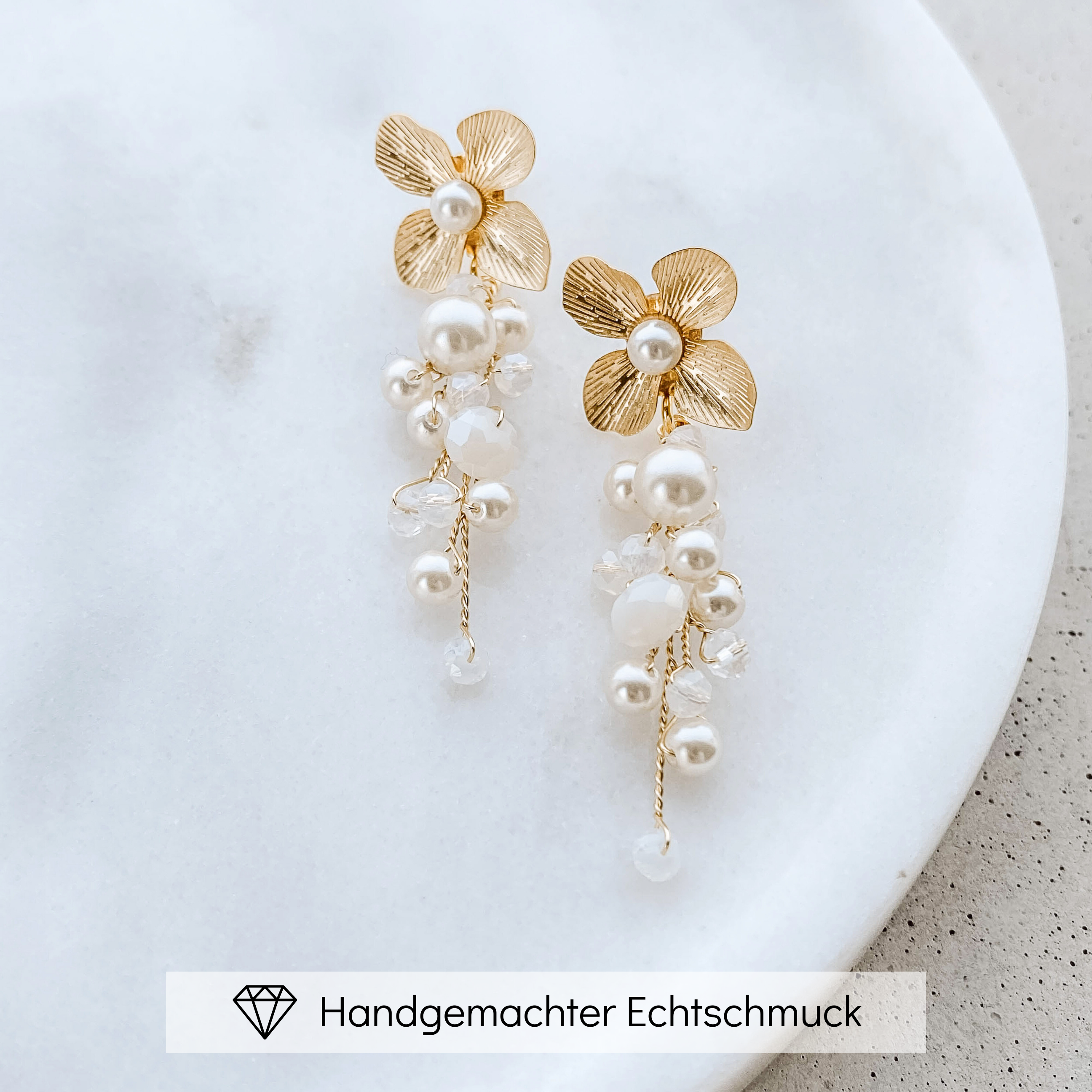 Perlenbräute Babsi Brautohrringe Blüten Perlen Gold 5 cm