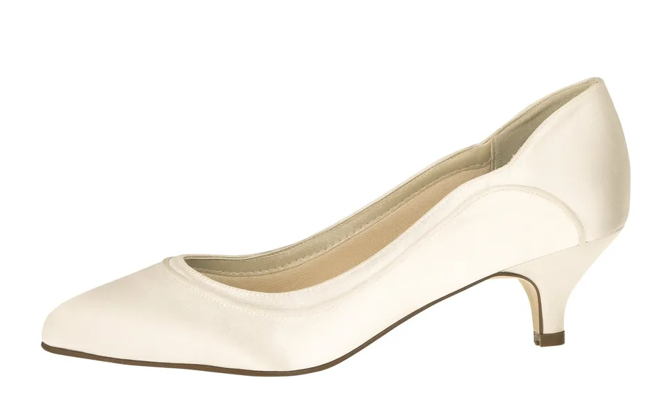 Rainbow Club Hollie Pumps ivory Satin 5 cm Absatz