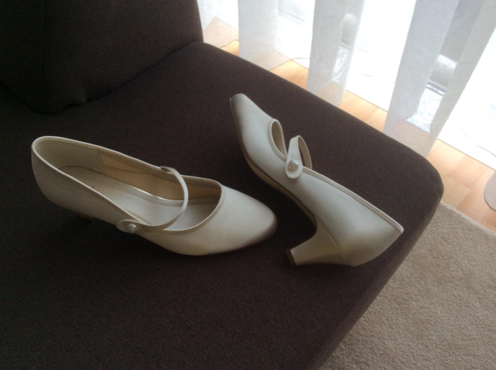 Rainbow Club Essentials Heather Pumps Satin ivory 5cm