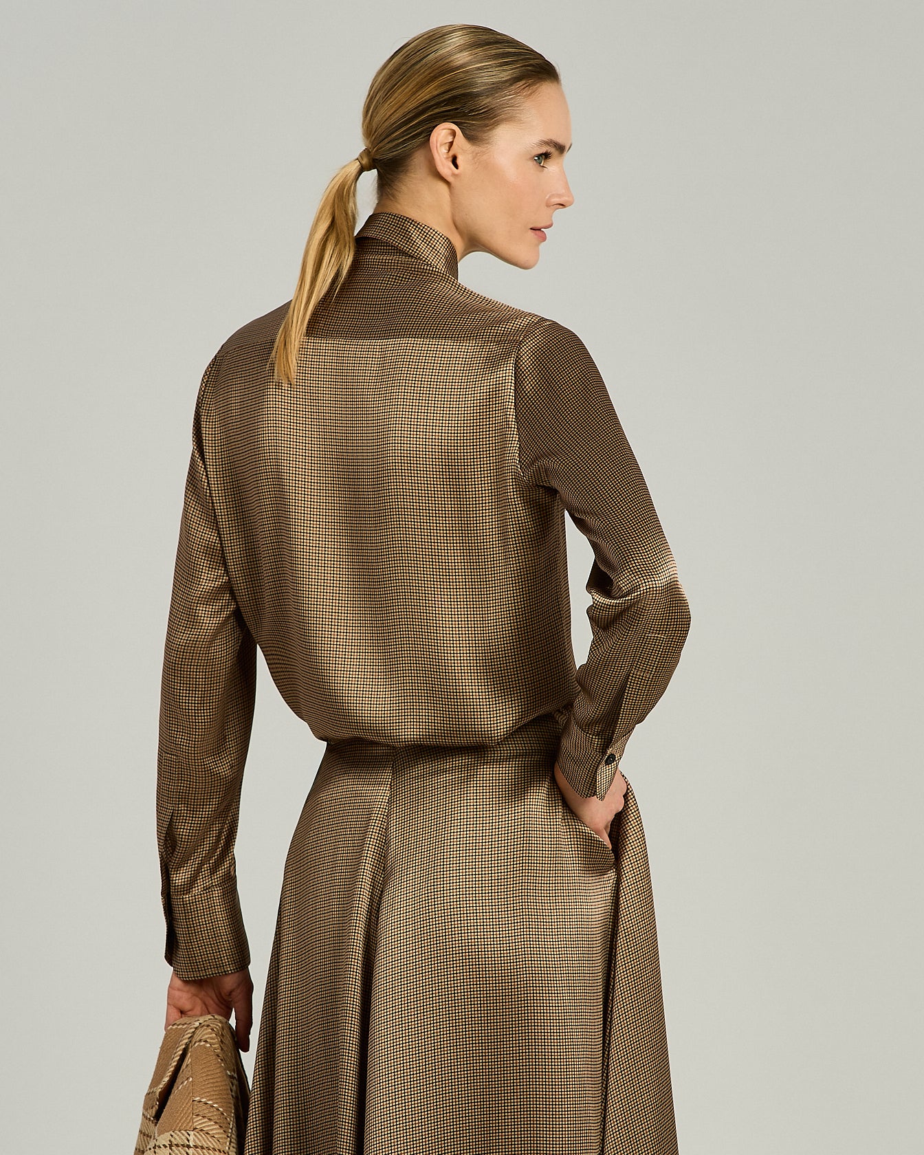 Kiton Shirts Seidenbluse beige-braun Schleife Micro