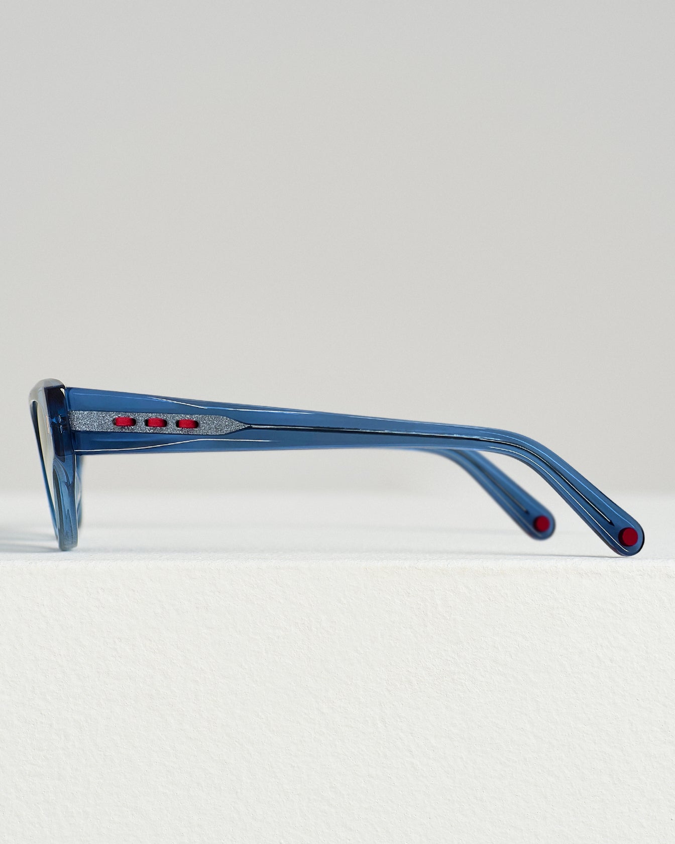 Kiton Cat-Eye Sonnenbrille Blau TU Photochrom Acetat