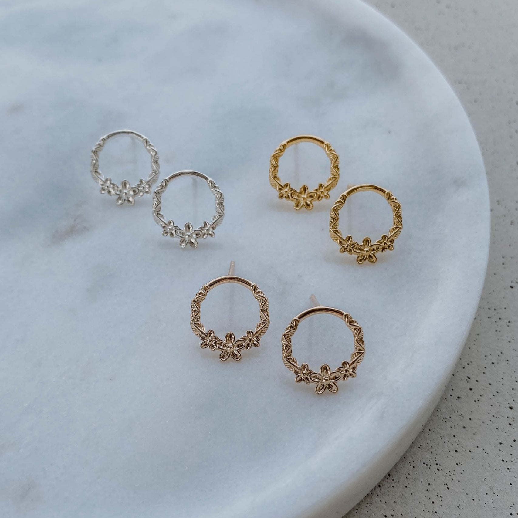 Perlenbräute Penny Ohrstecker Gold Blüten rund 1cm