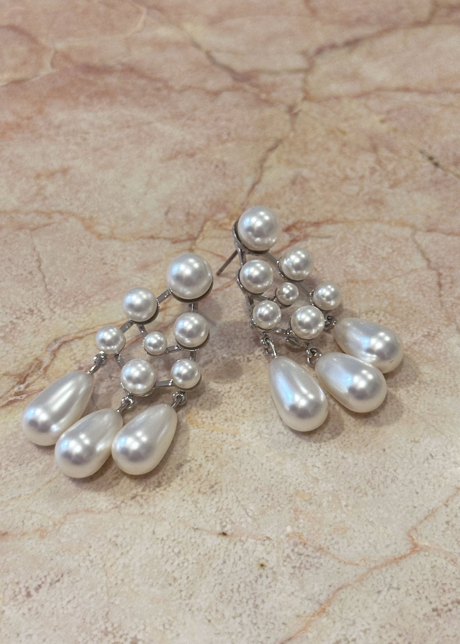 Elizabeth Bower Pearlette Bauble Perlen Ohrhänger Rhodium