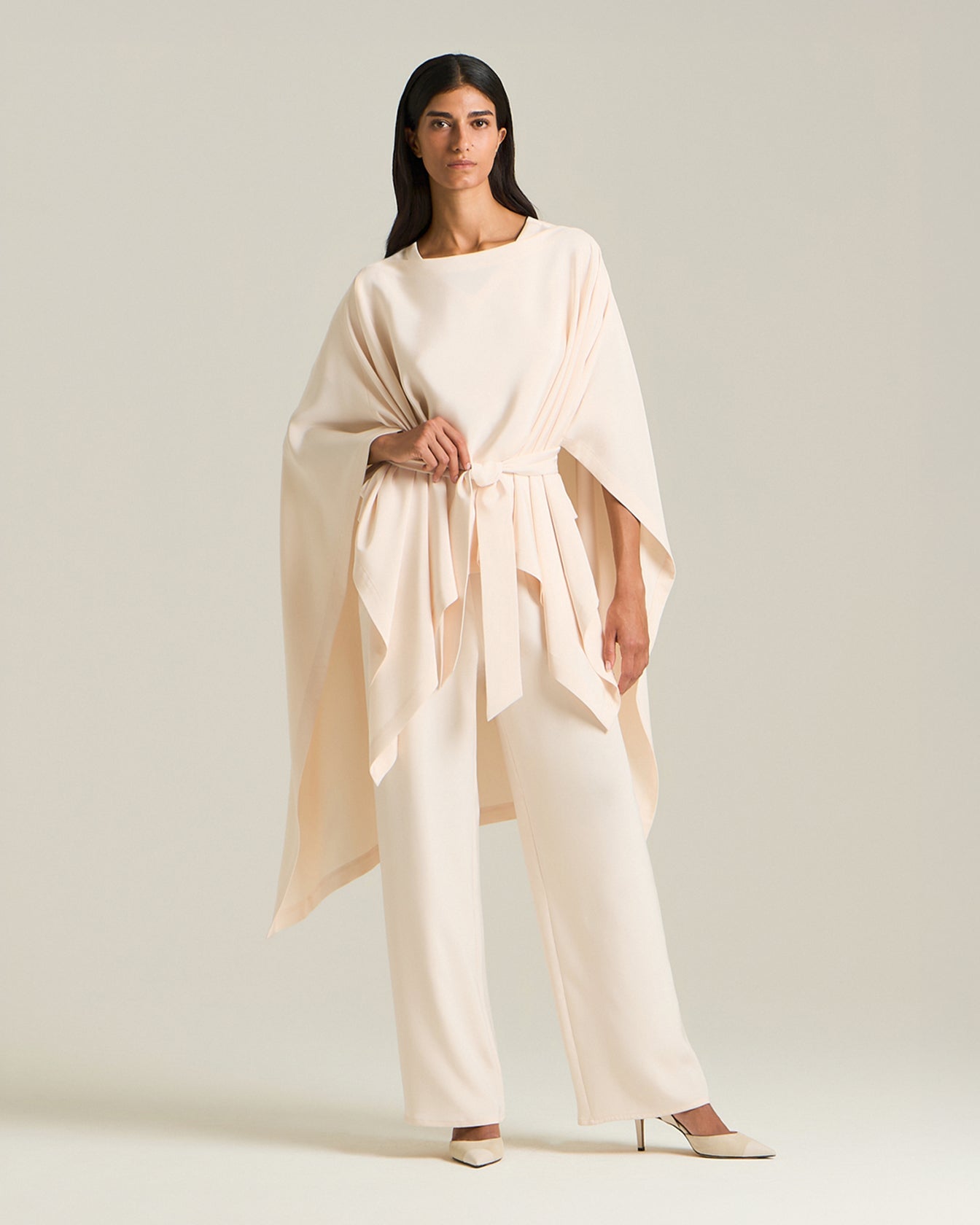 Kiton Silk Cape Cape Seide mit Armschlitzen