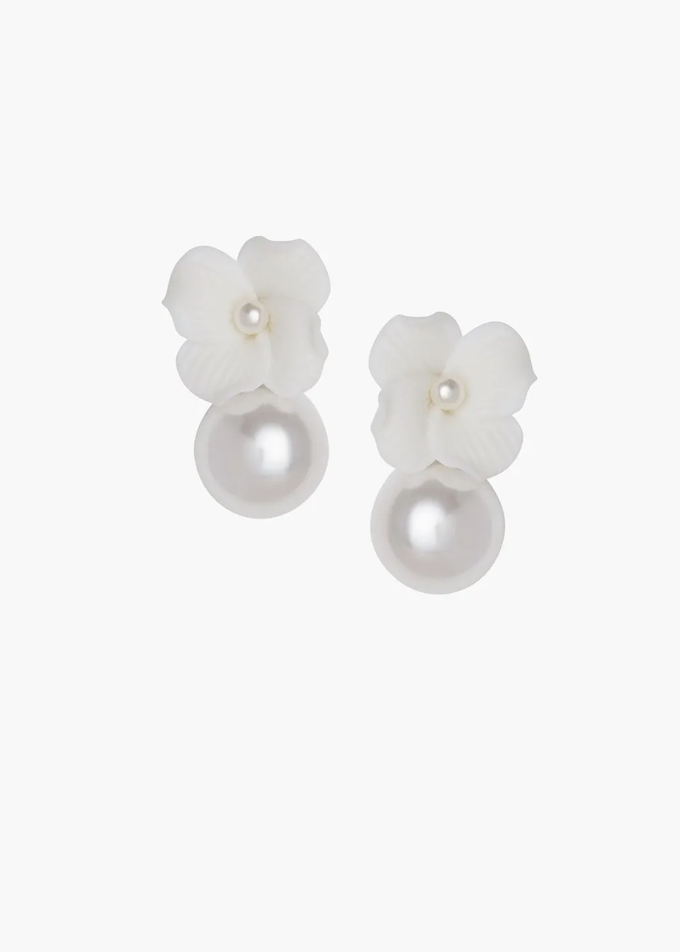 Elizabeth Bower Weiss Pearl Mini Duet Ohrringe Gold Stecker Porzellanblume