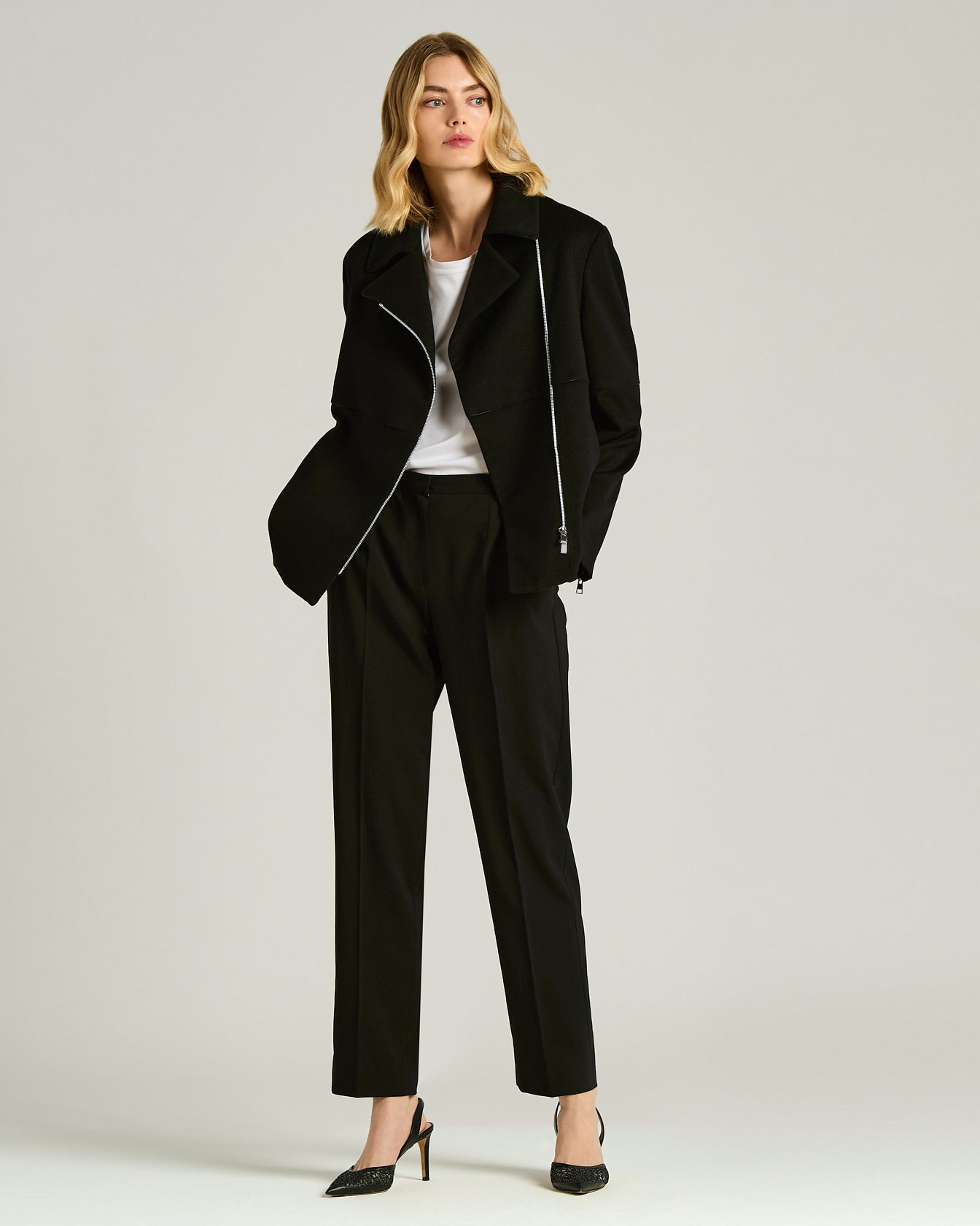Kiton Tailored Cashmere Mantel schwarz Reissverschluss
