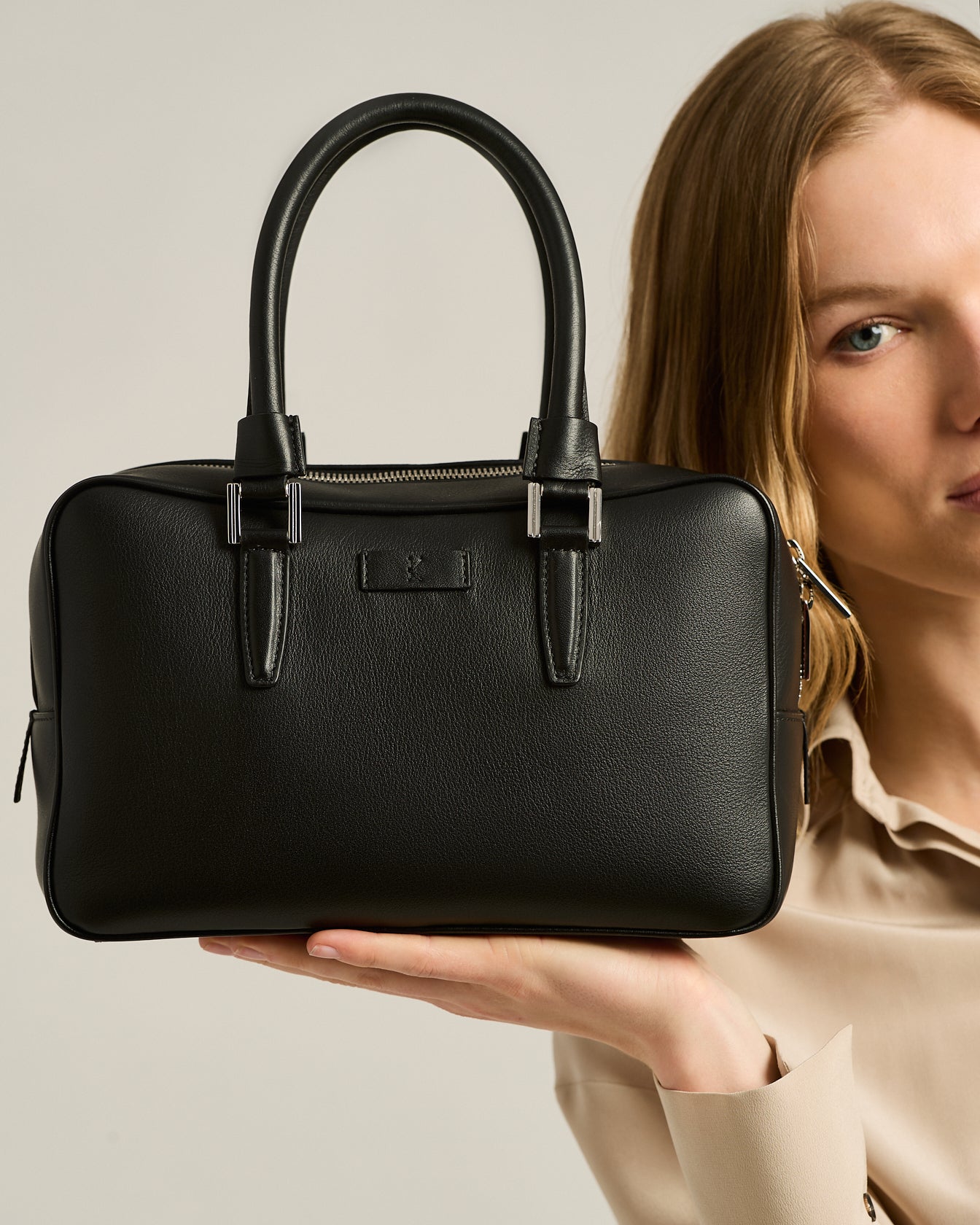 Kiton Kiss Satchel Schwarz Kalbsleder Henkel