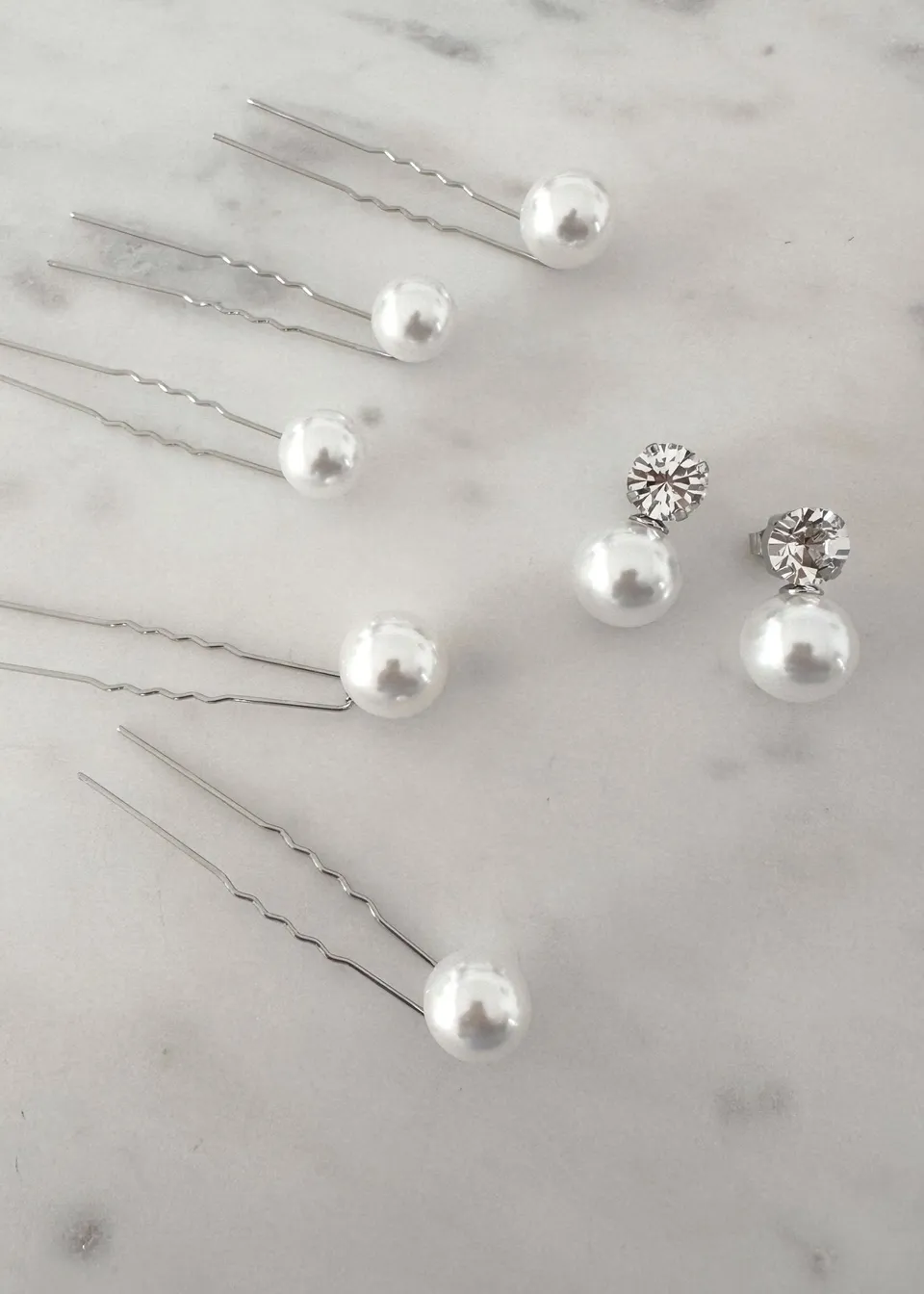 Elizabeth Bower Pearl Elegance Set Perlen Ohrstecker Haarnadel