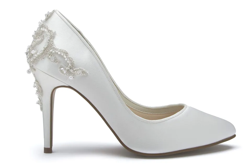 Rainbow Club Essentials Range Weide Pumps Gr 38 bestickt