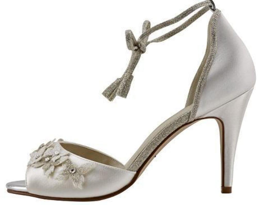 Rainbow Club Embellished Zarah Ivory Satin Silber Glitzer Pumps