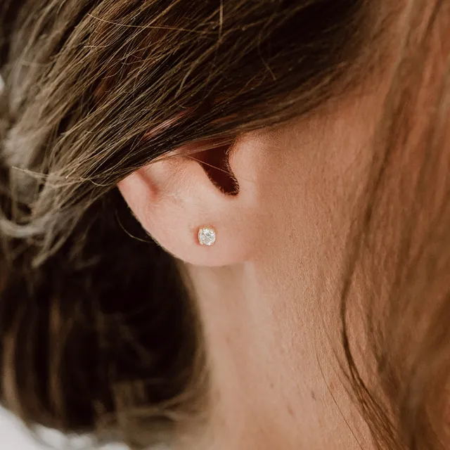 Perlenbräute Ohrringe Sanna Ohrstecker Gold Zirkonia 4 mm