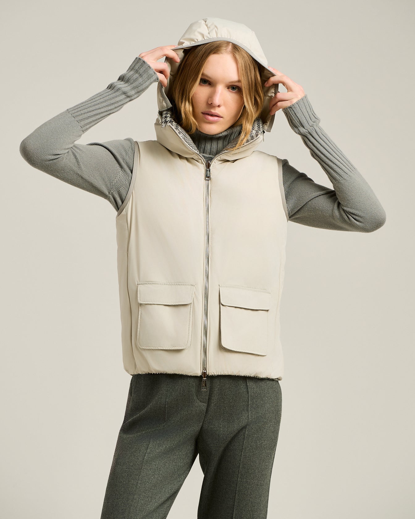 Kiton Gilet Wende Weste Seide Gr. 42 mit Kapuze