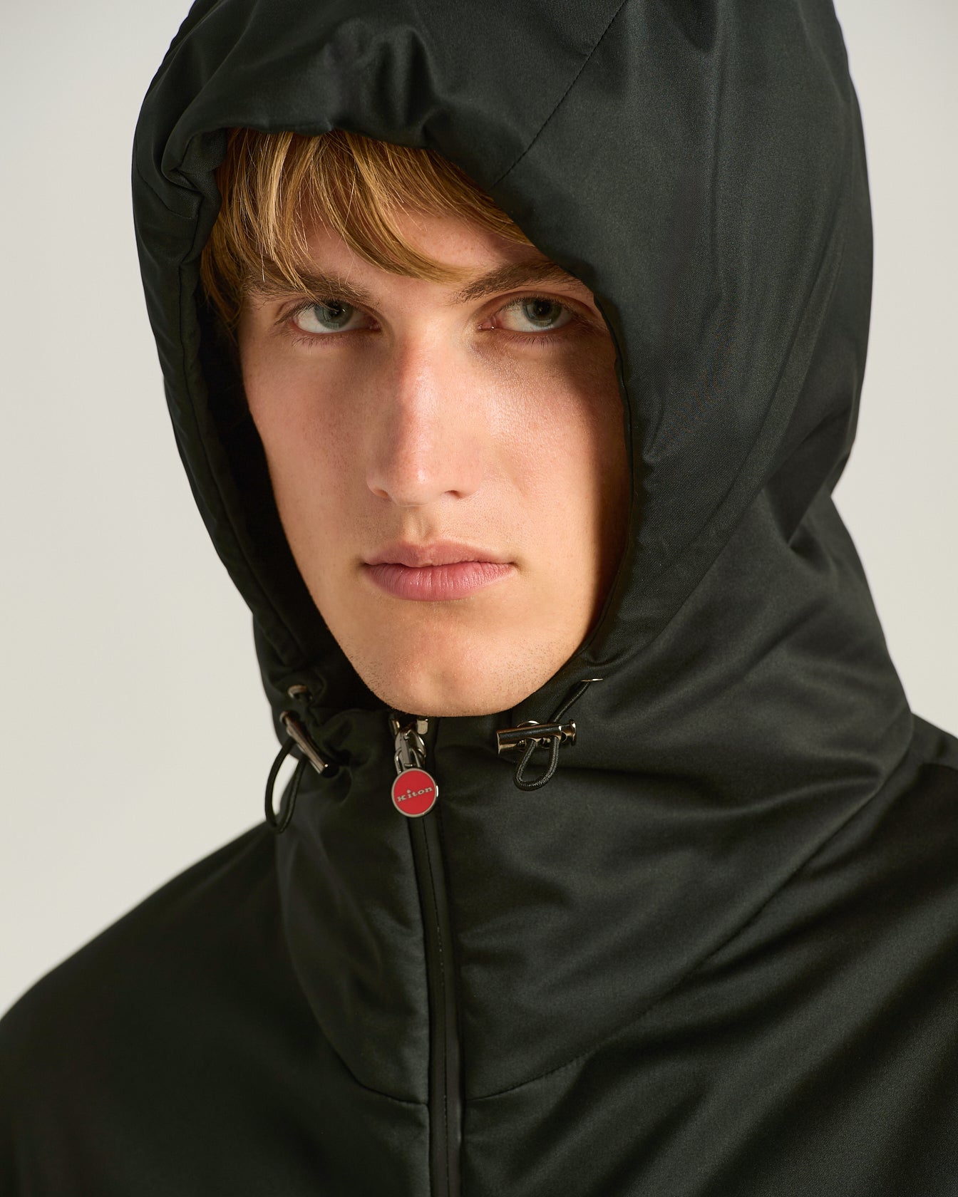 Kiton Outerwear Jacke schwarz Kapuze Gr. 50