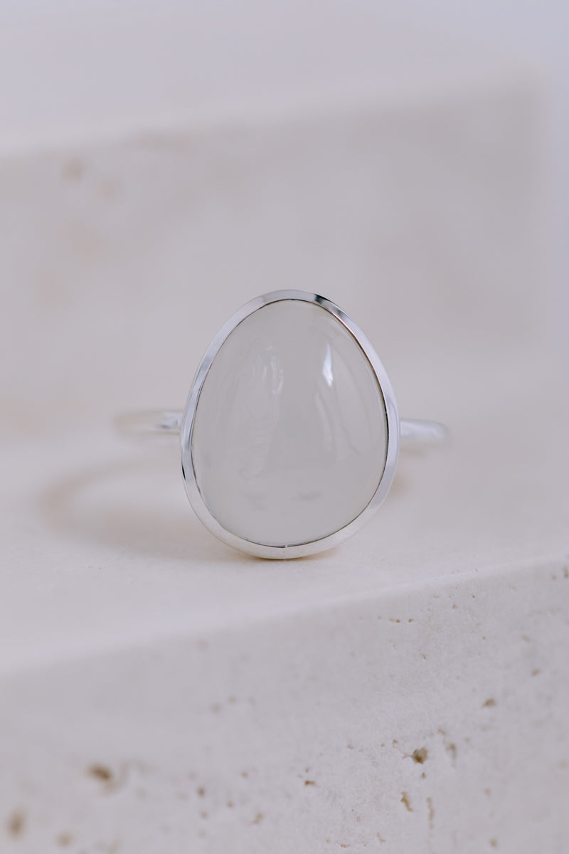 Juvelan London Statementring Mondstein Silber Cabochon