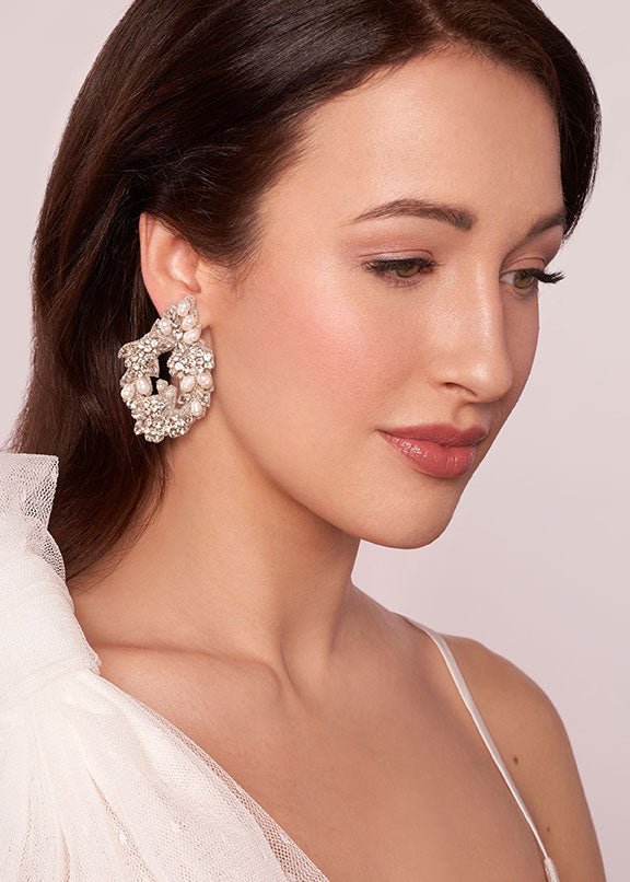 Elizabeth Bower Chelsea Hoop Ohrringe Braut Rhodium Perlen