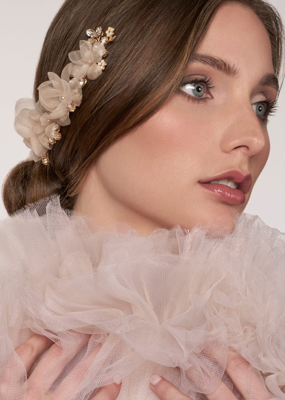 Elizabeth Bower Fabrique Haarkamm Seide Rhodium Ivory