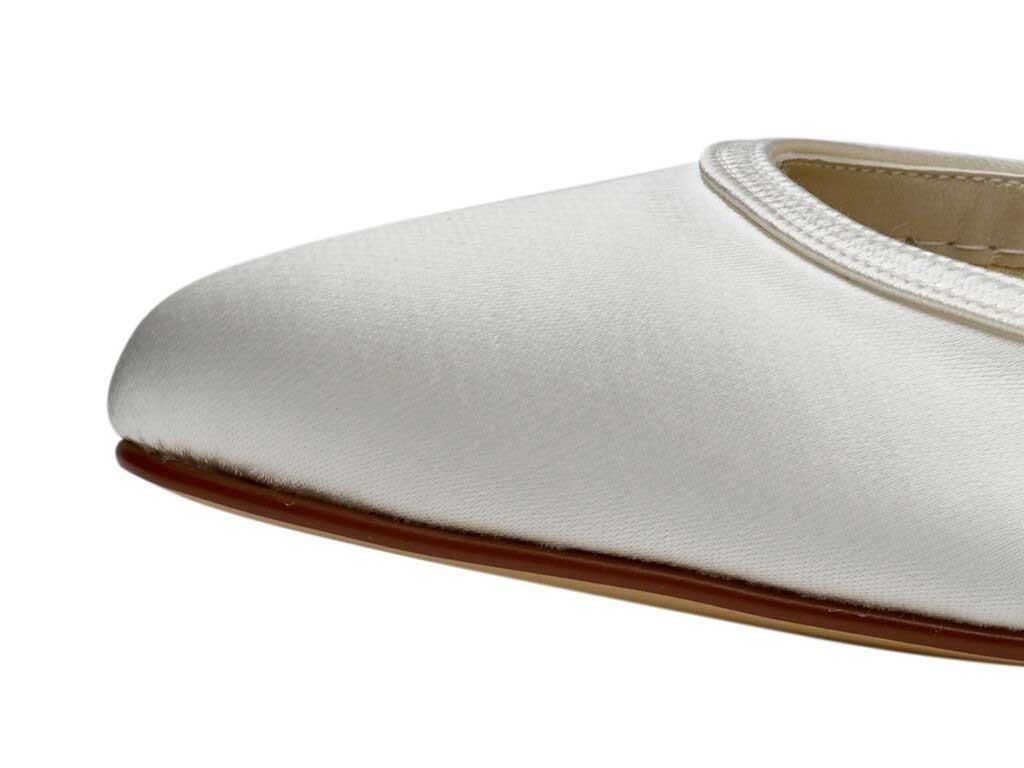Rainbow Club Timeless Abbie Pumps Elfenbein Satin niedriger Absatz