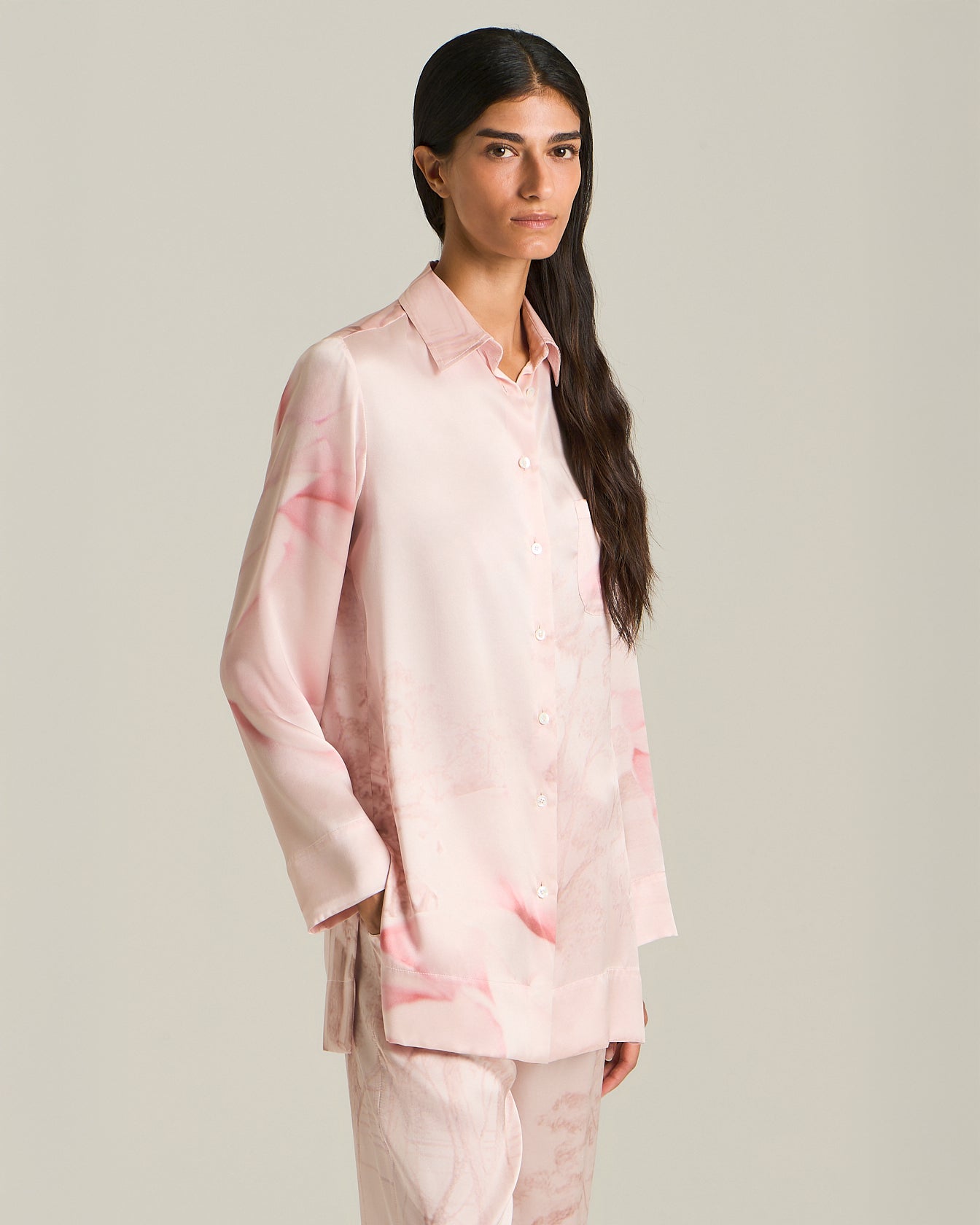 Kiton Shirts Seidenhemd mit Print Brusttasche