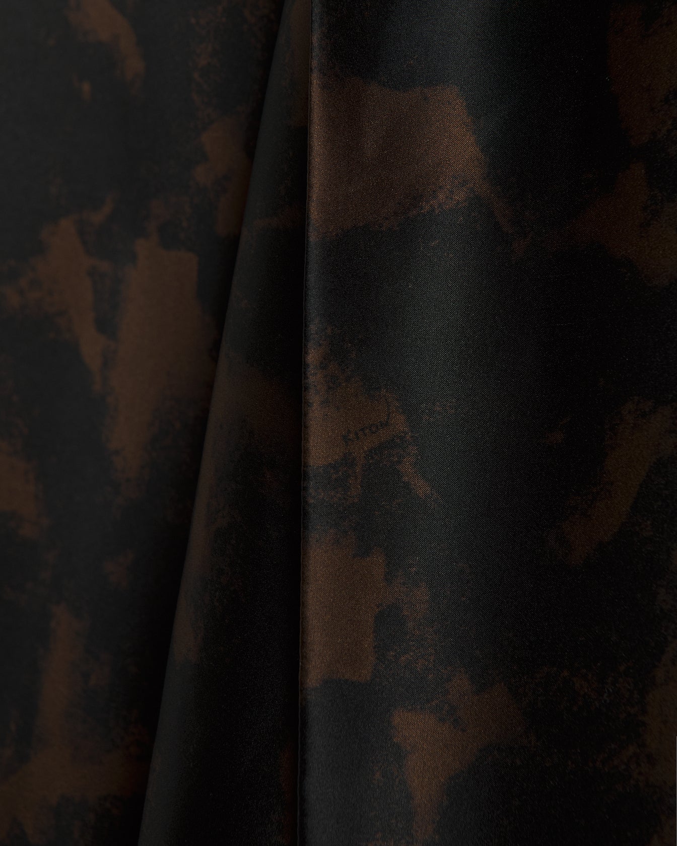 Kiton Shirts Seidenbluse Abstract-Print Schalkragen