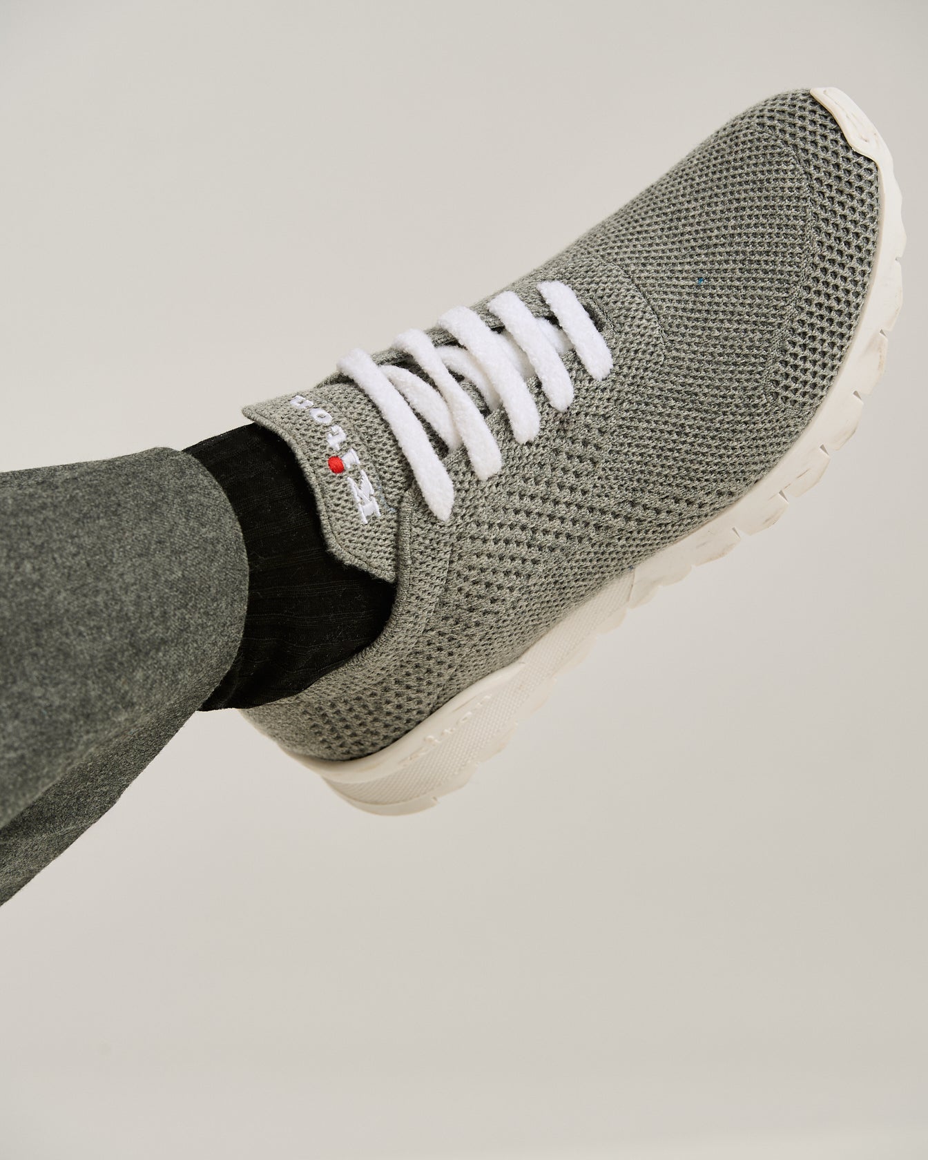 Kiton Fit Cashmere Sneaker Schuhe Hellgrau Strick