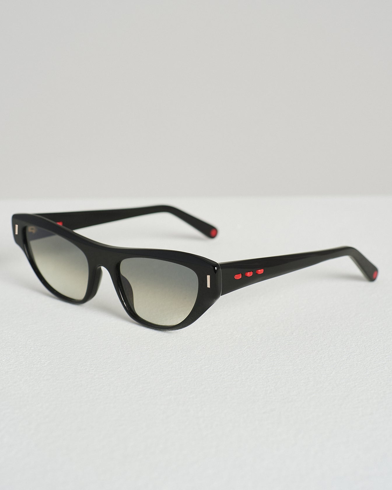 Kiton Sunglasses Cat-Eye Sonnenbrille Schwarz Grau Photochrom