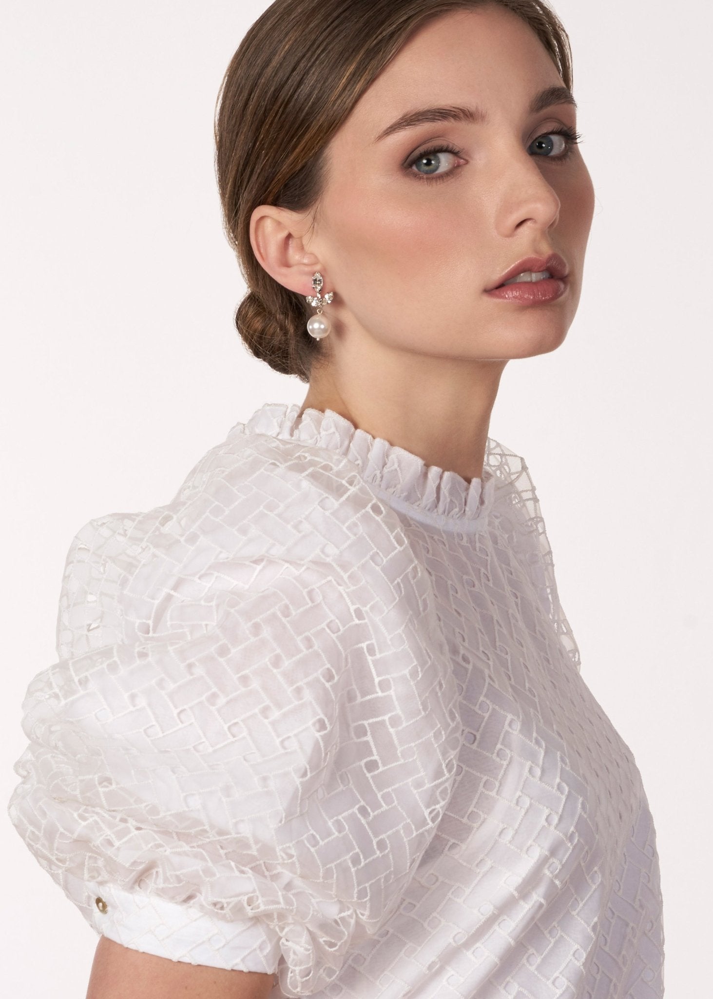 Elizabeth Bower Eden Bauble Perlen Ohrringe Rhodium