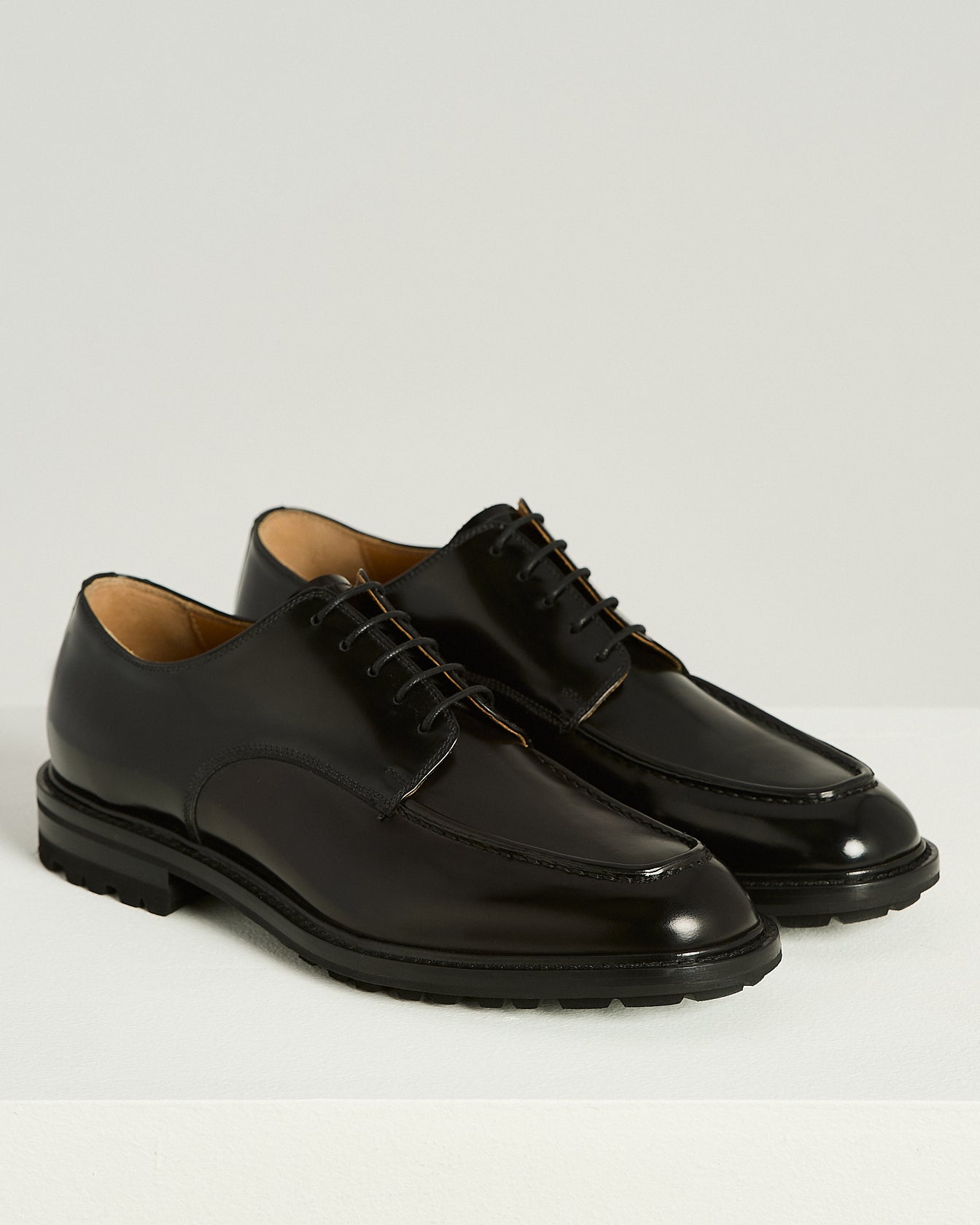 Kiton Shoes Derby Schwarz Kalbsleder Profilsohle