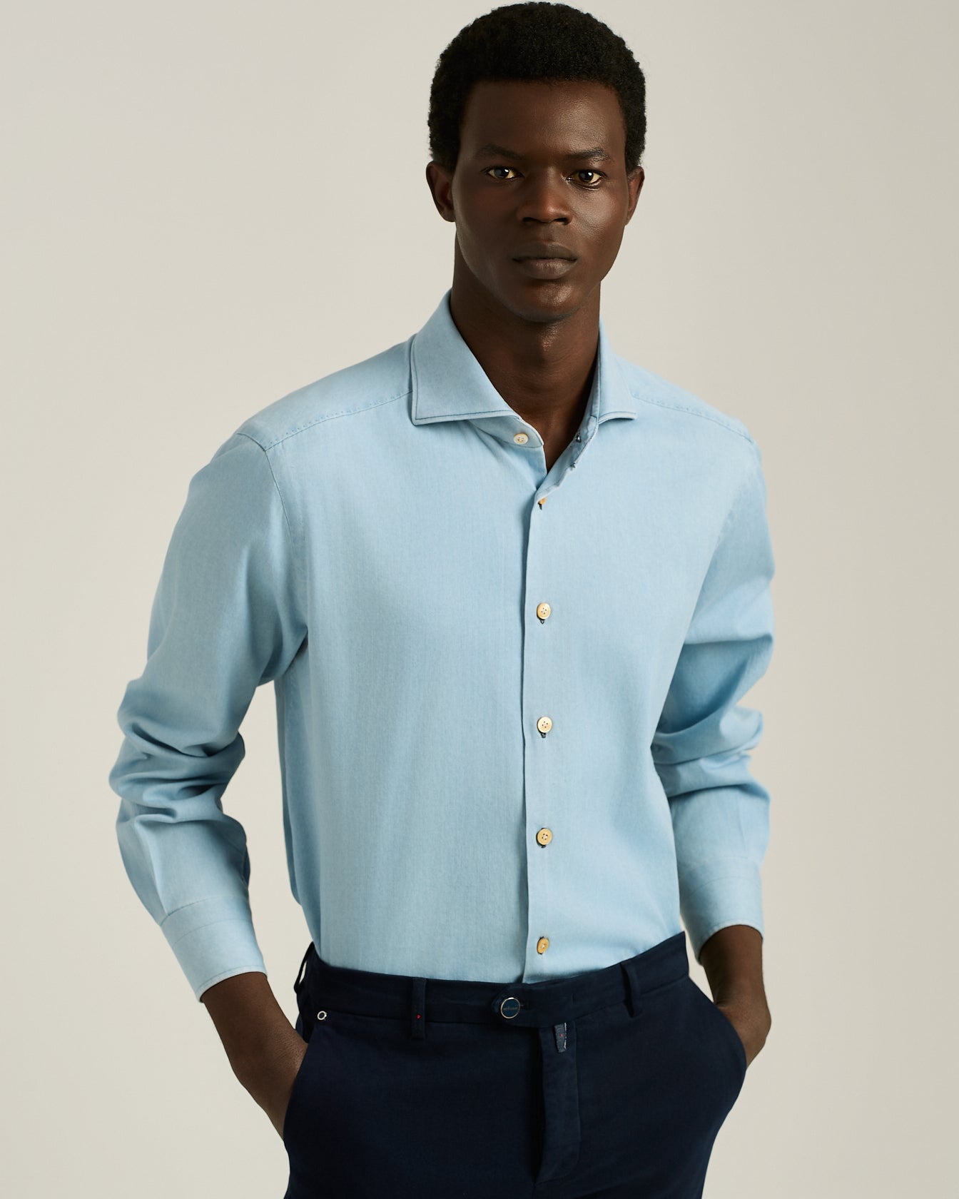 Kiton Casual Denim Hemd Hellblau Spread-Kragen Gr. M