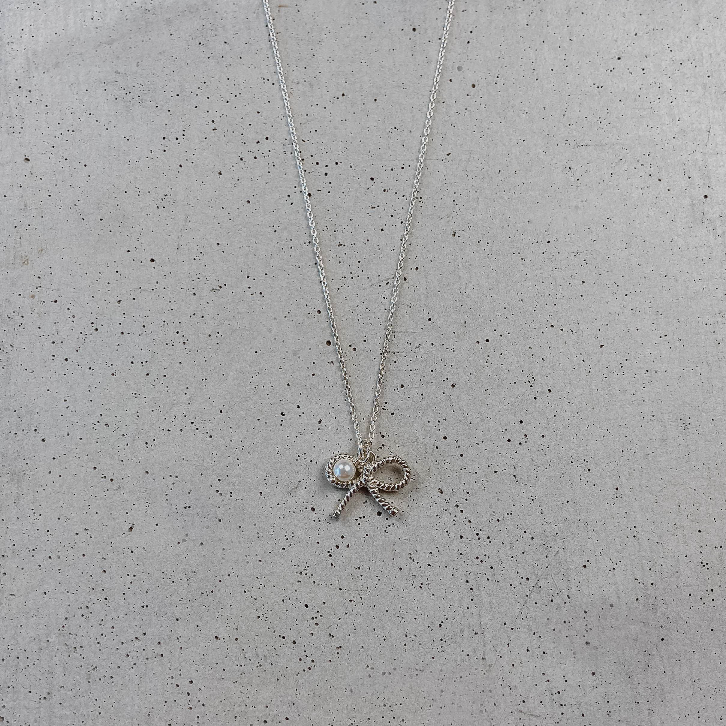Perlenbräute Halskette Pinella Schleife Perle Gold 50 cm