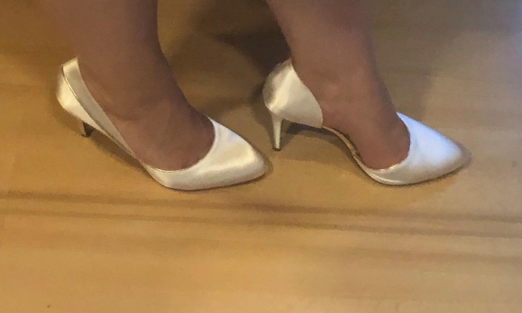Rainbow Club Timeless Joanne Pumps Ivory Satin 9 cm Stiletto