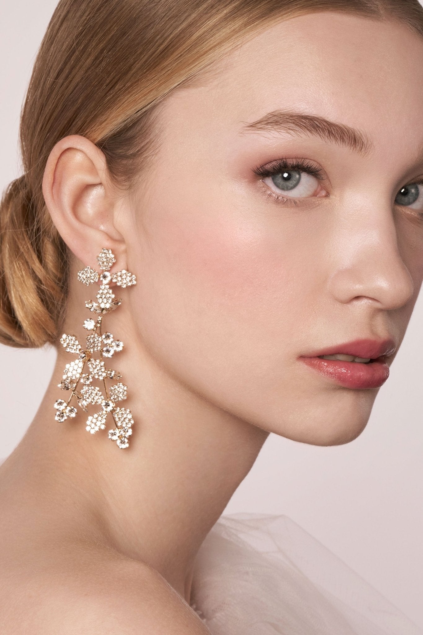 Elizabeth Bower Budding Cascade Ohrringe Rhodium Kristall