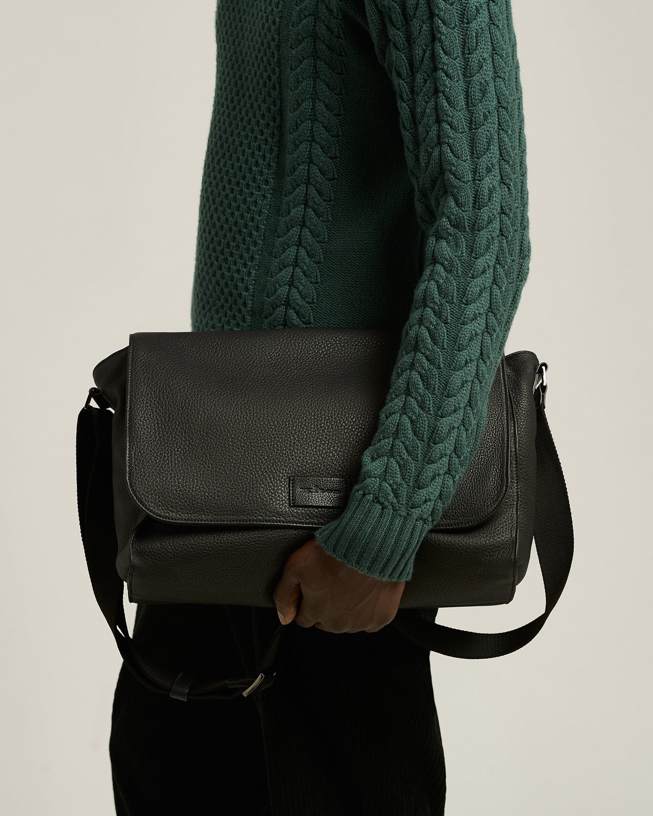 Kiton Bags Umhängetasche Hirschleder schwarz TU