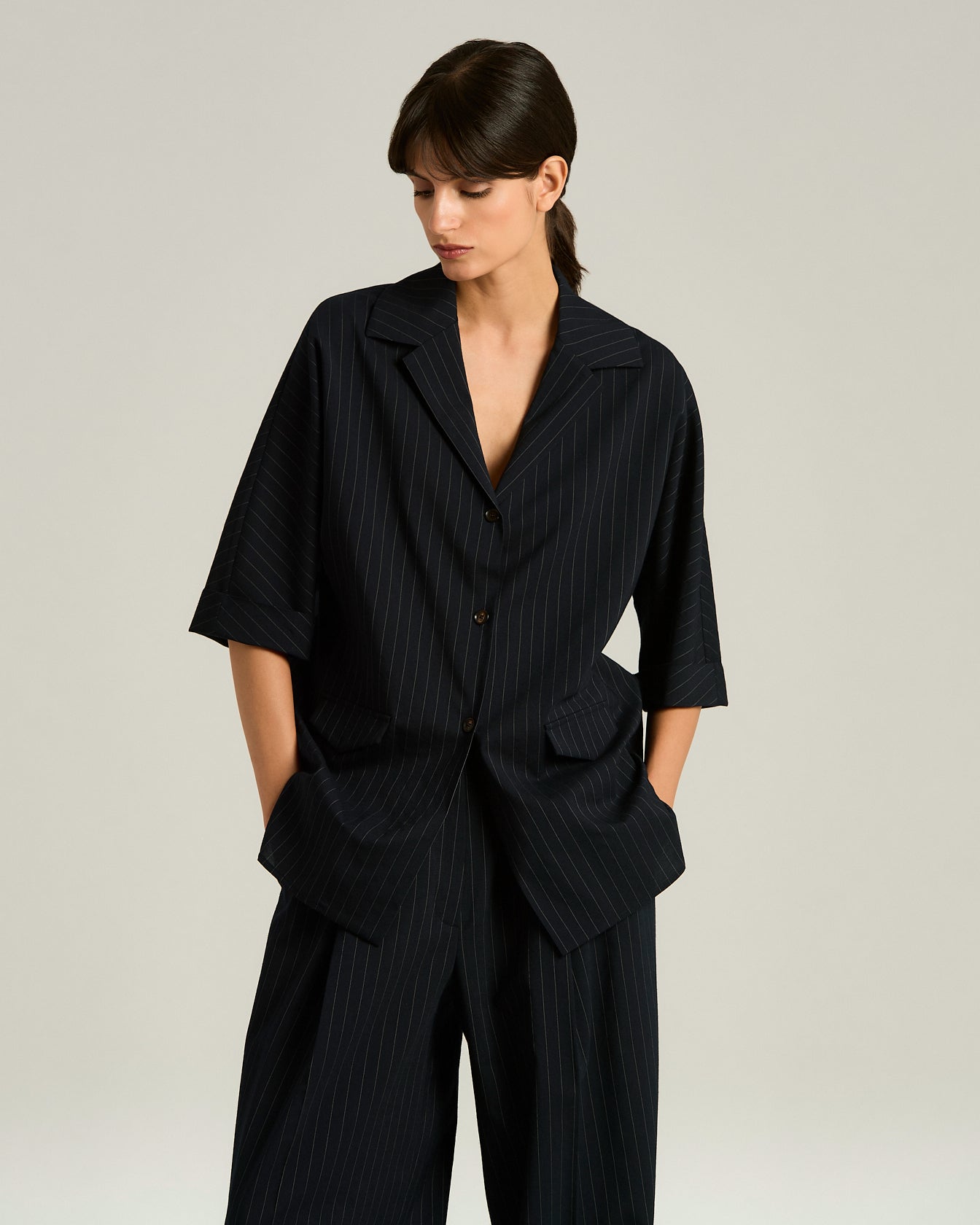 Kiton Wollhemd Schwarz Gestreift Gr. 40 leicht