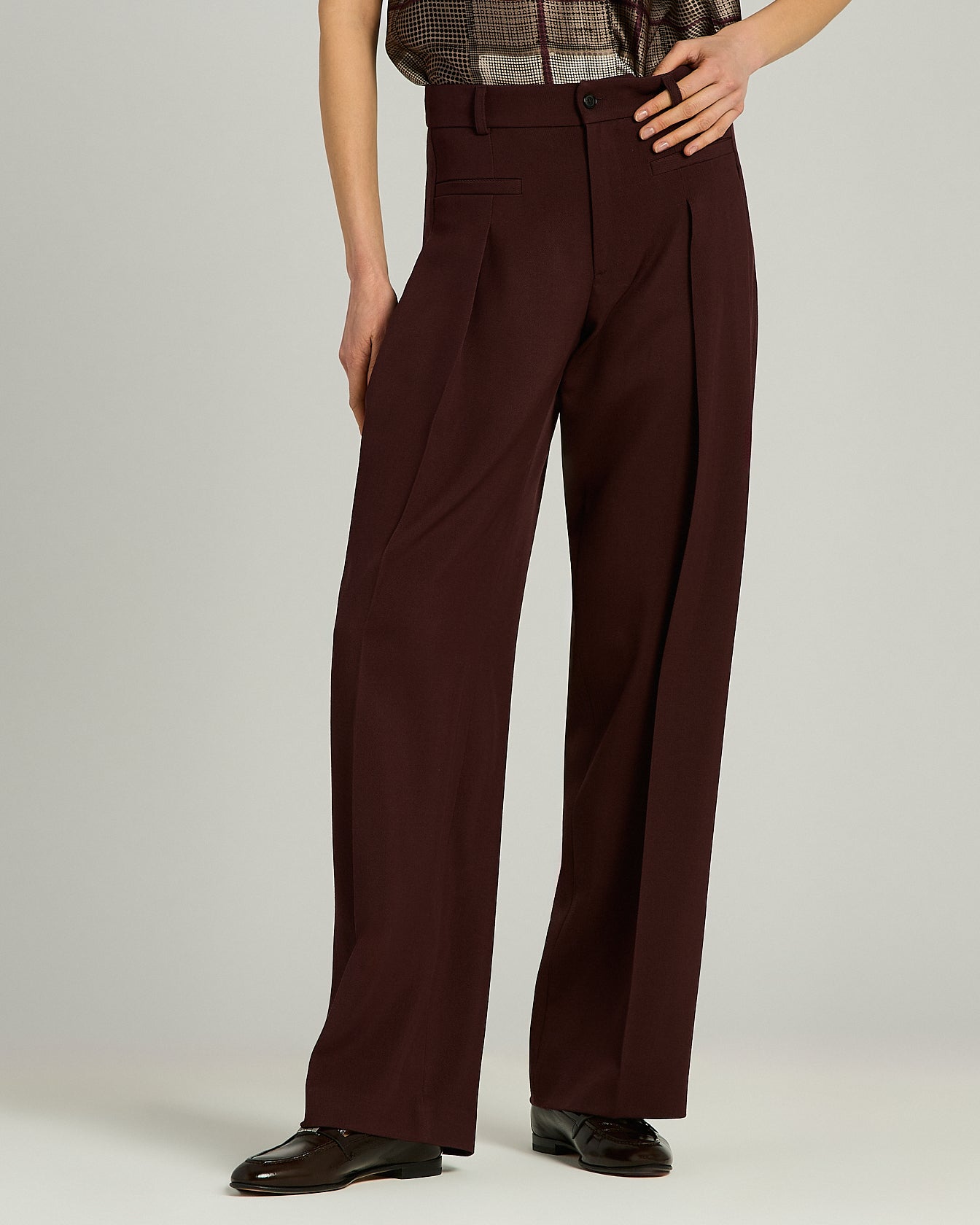Kiton Bordeaux Tailored Wool Silk Hose bordeaux