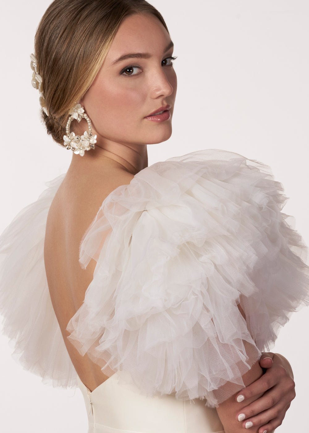 Elizabeth Bower Francine Floral Hoop Braut Ohrringe Blush Pailletten